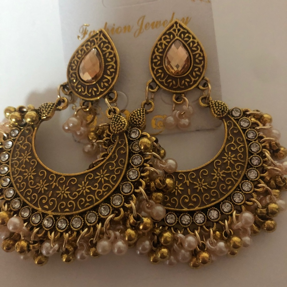 Women’s Authentic Traditional India Earrings Classic